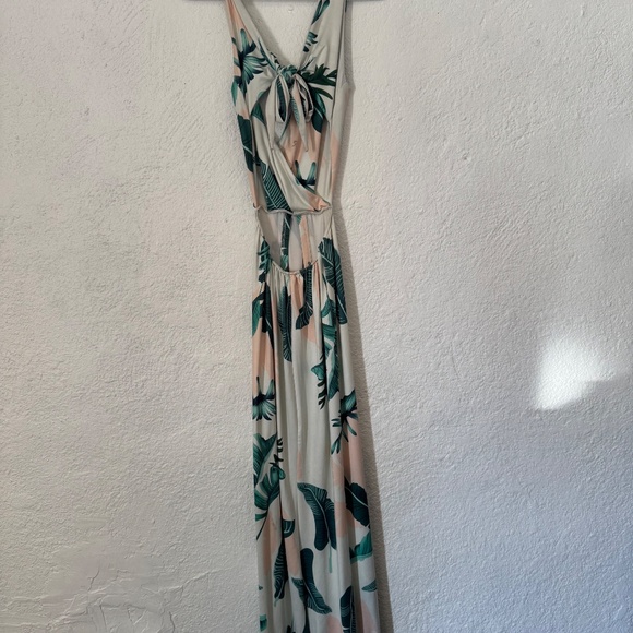 Beach Sun Dress with Two Slits - Picture 4 of 4